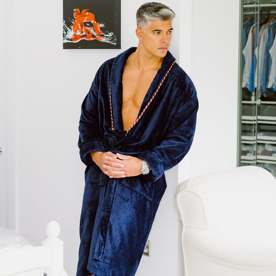 Heavyweight vs. Lightweight Dressing Gowns